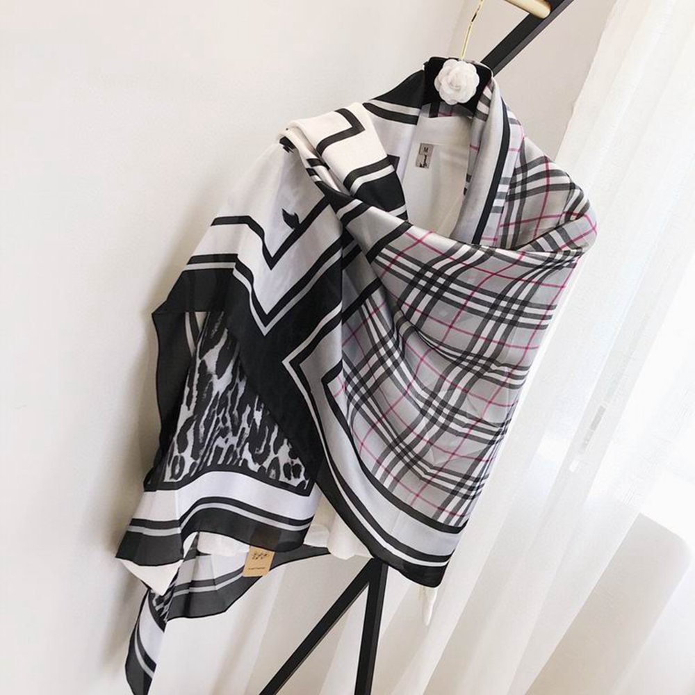 Bv*b*rry Scarf